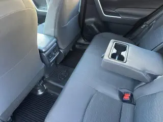 Toyota RAV4 Híbrido 2025 AWD SE 4dr SUV
