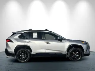 Toyota RAV4 Híbrido 2025 AWD SE 4dr SUV