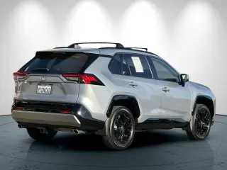 Toyota RAV4 Híbrido 2025 AWD SE 4dr SUV
