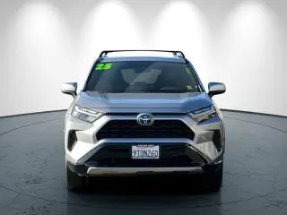 Toyota RAV4 Híbrido 2025 AWD SE 4dr SUV