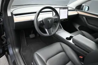Tesla Model Y 2023 AWD Long Range 4dr Crossover