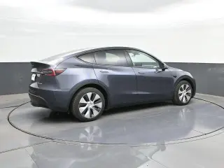 Tesla Model Y 2023 AWD Long Range 4dr Crossover