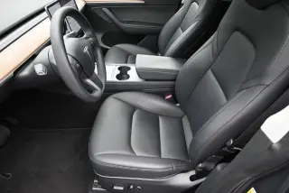 Tesla Model Y 2023 AWD Long Range 4dr Crossover