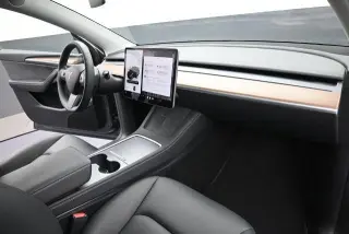 Tesla Model Y 2023 AWD Long Range 4dr Crossover