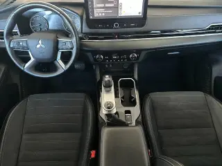 Mitsubishi Outlander 2025 SE 4dr SUV