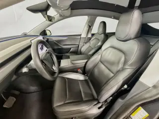 Tesla Model Y 2026 Premium 4dr SUV