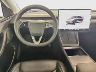 Tesla Model Y 2026 Premium 4dr SUV