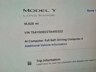 Tesla Model Y 2026 Premium 4dr SUV