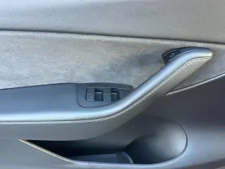 Tesla Model Y 2022 AWD Long Range 4dr Crossover