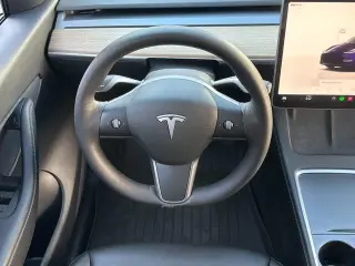 Tesla Model Y 2022 AWD Long Range 4dr Crossover