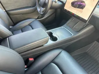 Tesla Model Y 2022 AWD Long Range 4dr Crossover