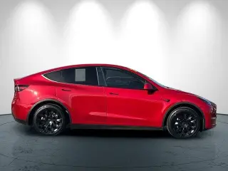 Tesla Model Y 2022 AWD Long Range 4dr Crossover