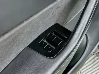 Tesla Model Y 2020 AWD Performance 4dr Crossover