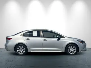 Toyota Corolla 2024 LE 4dr Sedán