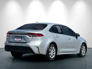 Toyota Corolla 2024 LE 4dr Sedán
