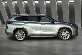 Toyota Highlander 2023 AWD Limited 4dr SUV