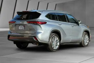 Toyota Highlander 2023 AWD Limited 4dr SUV