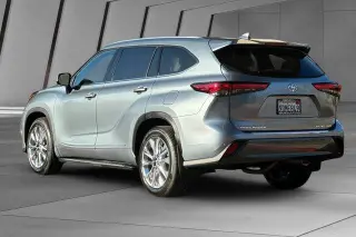Toyota Highlander 2023 AWD Limited 4dr SUV
