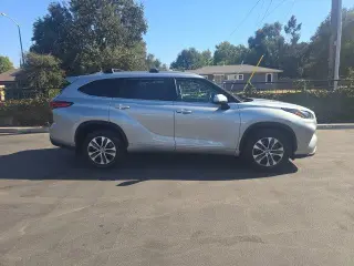 Toyota Highlander 2023 XLE 4dr SUV