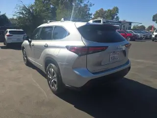 Toyota Highlander 2023 XLE 4dr SUV