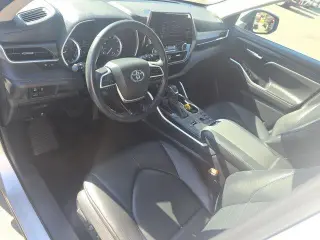 Toyota Highlander 2023 XLE 4dr SUV