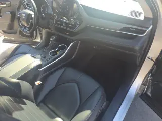 Toyota Highlander 2023 XLE 4dr SUV