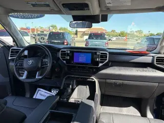 Toyota Tundra 2023 4x4 SR5 4dr CrewMax Cab Pickup SB