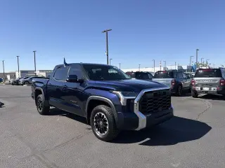 Toyota Tundra 2023 4x4 SR5 4dr CrewMax Cab Pickup SB