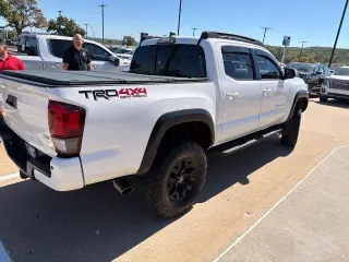 Toyota Tacoma 2018 4x4 TRD Pro 4dr Double Cab 5.0 ft SB 6M