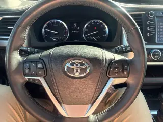 Toyota Highlander 2015 XLE 4dr SUV