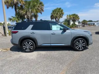 Nissan Pathfinder 2025 Platinum SUV 4 puertas