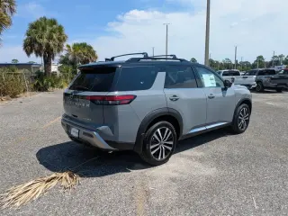 Nissan Pathfinder 2025 Platinum SUV 4 puertas
