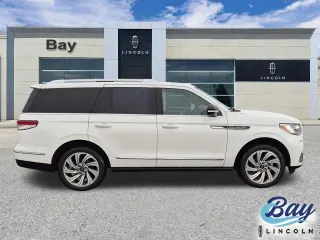 Lincoln Navigator 2023 4x2 Reserve 4dr SUV