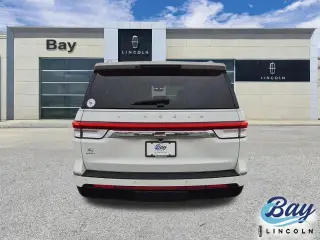 Lincoln Navigator 2023 4x2 Reserve 4dr SUV