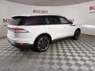 Lincoln Aviator 2023 AWD Reserve 4dr SUV