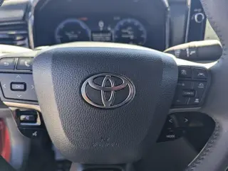 Toyota Camry 2025 SE 4dr Sedán