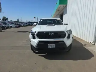 Toyota Tacoma 2024 4x2 TRD Sport 4dr Double Cab 5.0 ft SB