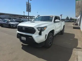 Toyota Tacoma 2024 4x2 TRD Sport 4dr Double Cab 5.0 ft SB