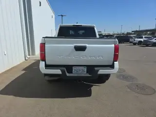 Toyota Tacoma 2024 4x2 TRD Sport 4dr Double Cab 5.0 ft SB