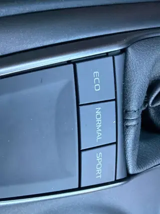 Toyota Camry 2024 SE 4dr Sedán