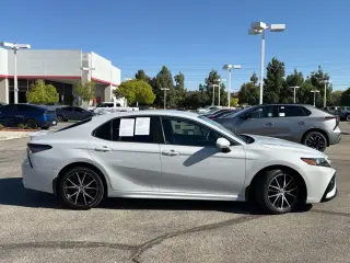 Toyota Camry 2024 SE 4dr Sedán