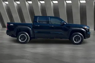 Toyota Tacoma 2025 4x4 TRD Off-Road 4dr Double Cab 5.0 ft SB 8A