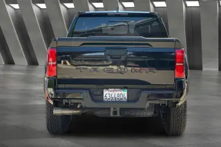 Toyota Tacoma 2025 4x4 TRD Off-Road 4dr Double Cab 5.0 ft SB 8A