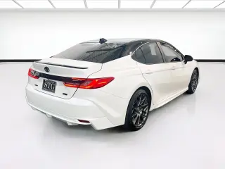 Toyota Camry 2025 SE 4dr Sedán