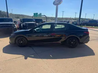 Toyota Camry 2026 SE 4dr Sedán