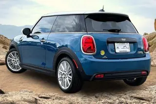 MINI Hardtop 2 Door 2024 Cooper SE 2dr Hatchback