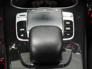 Mercedes-Benz Clase A 2019 A 220 4dr Sedán