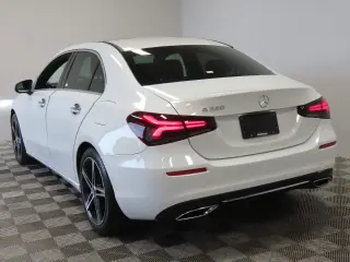 Mercedes-Benz Clase A 2019 A 220 4dr Sedán