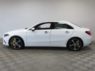 Mercedes-Benz Clase A 2019 A 220 4dr Sedán