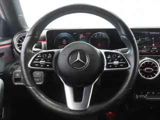 Mercedes-Benz Clase A 2019 A 220 4dr Sedán